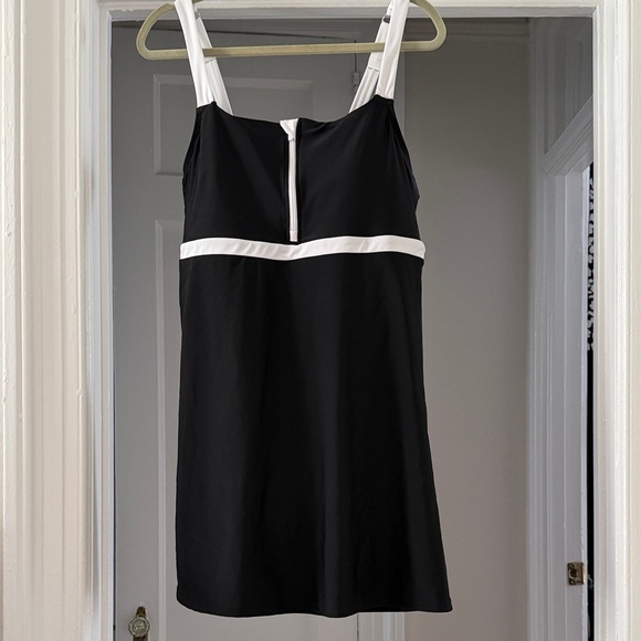 Lands' End Other - NWT Lands' End Black and White Women's Swim Dress One Piece. Size XL / 18